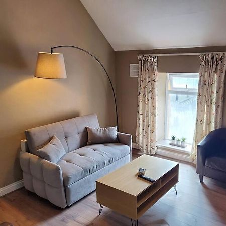 Apt. 2 - Town Centre Apartment Bagenalstown Dış mekan fotoğraf